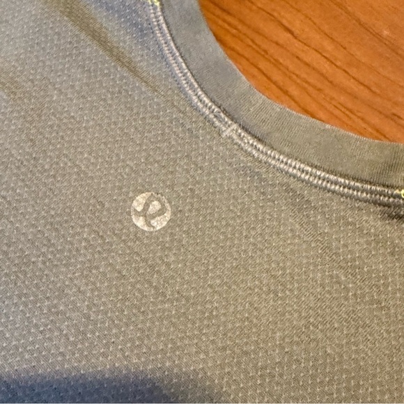LULULEMON Men’s Metal Vent Tech T Shirt Short Sleeve Grey Medium - Picture 4 of 4